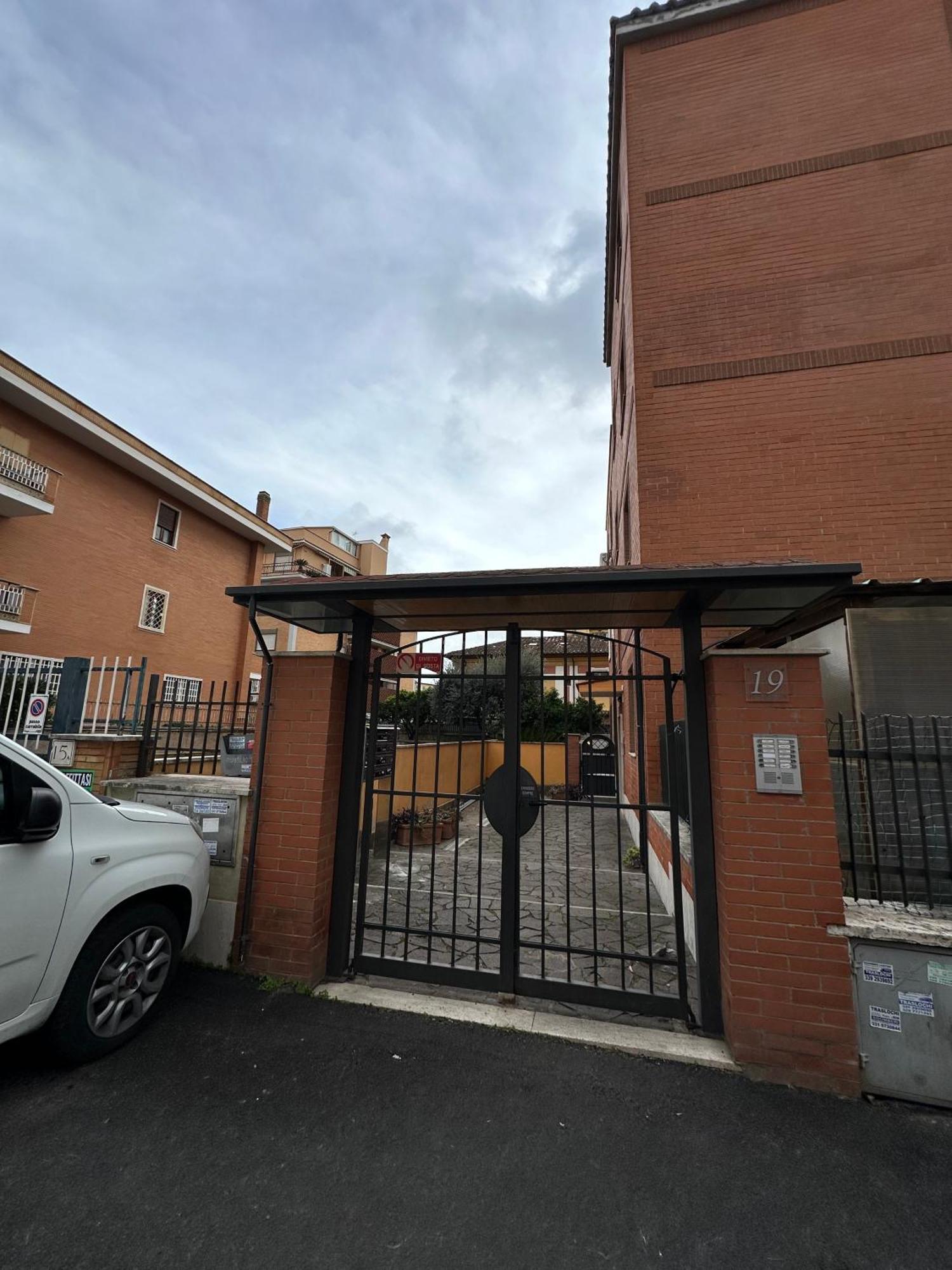 Il Nido Di Roma - Ospedale Gemelli & Garden Apartman Kültér fotó